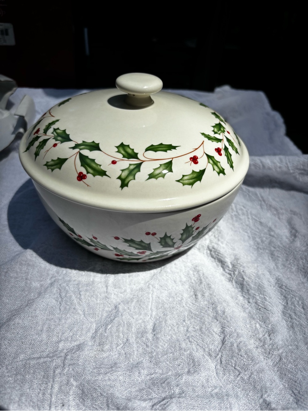 Lenox Holly Pattern Covered Ceramic Serving Bowl in Cream, Green and Red